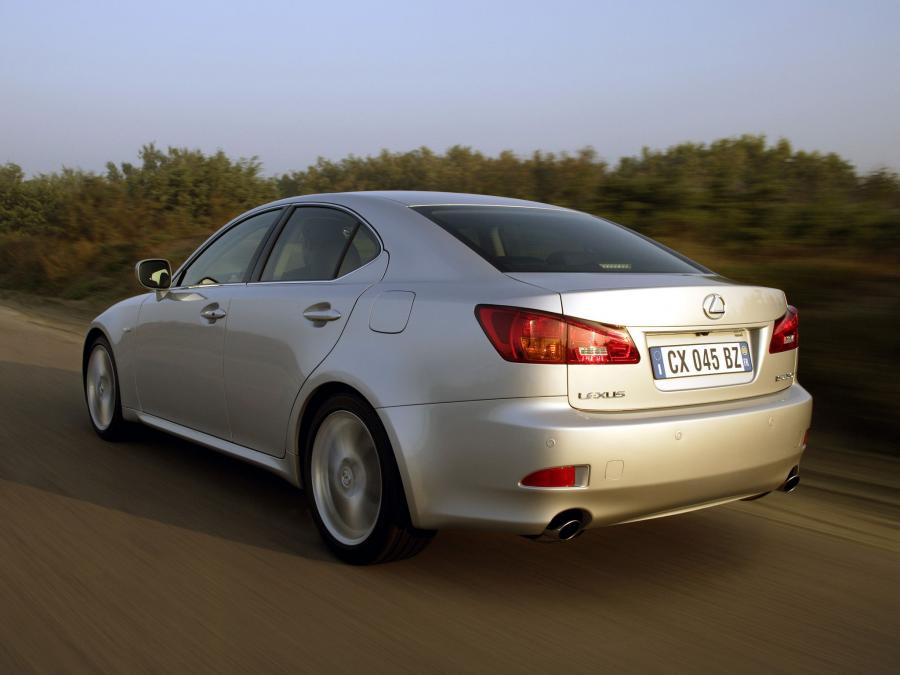  Lexus IS250 2005 года  (EU) (фото 3 из 30)